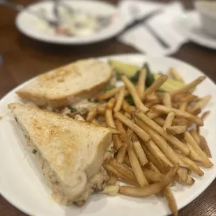 Tuna melt