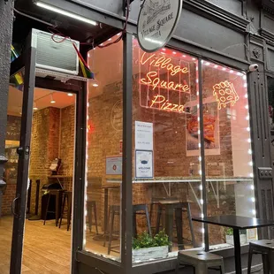 the outside of the restaurant