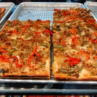 Sausage and Peppers Square Pizza