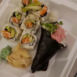 Salmon avocado roll, negitoro handroll