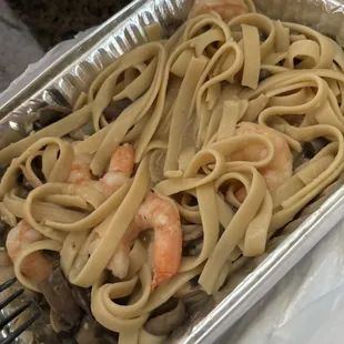 Fettuccine creamy mushroom sauce with shrimp