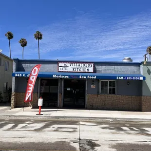 the outside of a restaurant