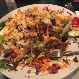 I just ate the best salad ever! No dressing needed. Crisp, fresh, and tasty! Nice size portion loaded with chicken breast!