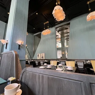 (March 2021) Restaurant interior - I love their hanging lamps!