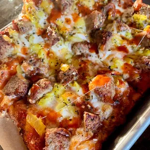 Spicy meatball flatbread