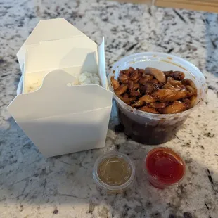 Full order hot and spicy chicken to go. comes with white rice