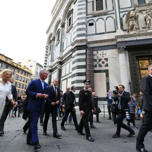 The Great Medici Doors &amp; King Charles passing them.