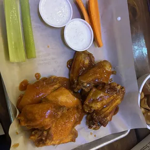 Wings Buffalo and gochujang