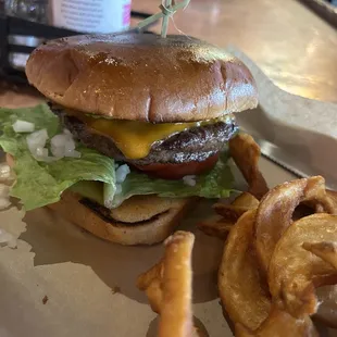 Delicious, juicy burger, lovely fresh bun and those amazing spiral sliced potatoes