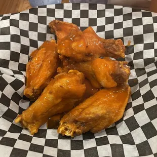 6 12 Traditional Wings ( buffalo)