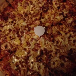 Bacon and pineapple pizza