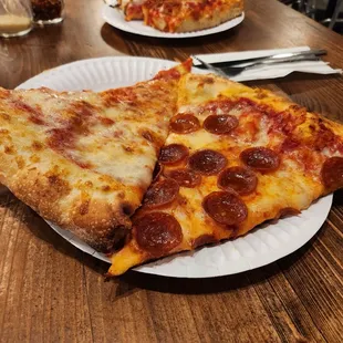 some of their Handtossed pizzas to try