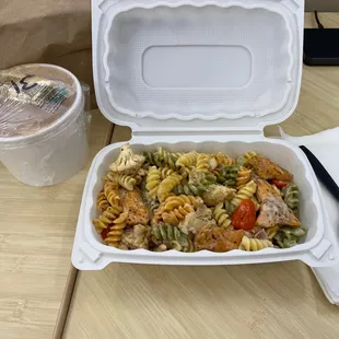 Pasta with salmon and cauliflower