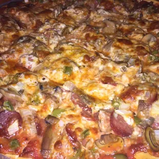 Cheese sausage mushroom onion green pepper and crispy pepperoni