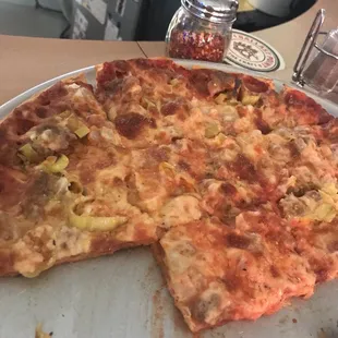 Vinchis Special - subbed pepperoncinis instead of mushrooms - delish!