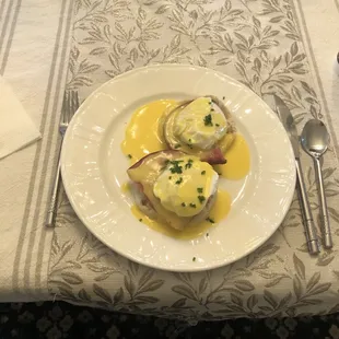 The BEST eggs Benedict