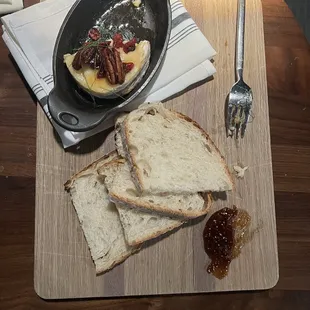 Baked Brie (appetizer)