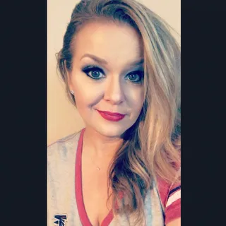 Kelly T.