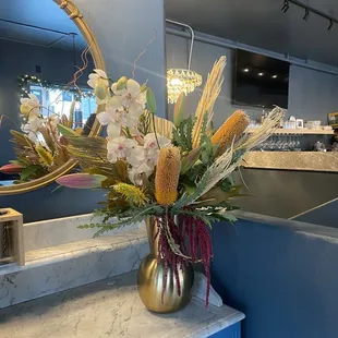 Awesome wine bar right off Main St! Great for apres ski or light bite.