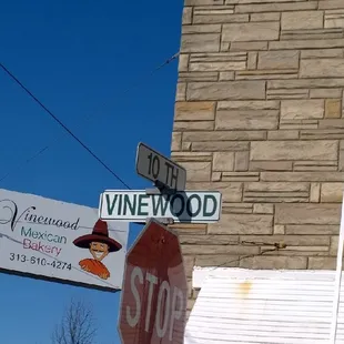 You gotta find this Famous Bakery see corner, you go now