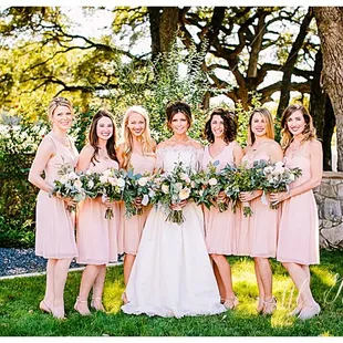 Bridesmaids and gorgeous lighting...check!