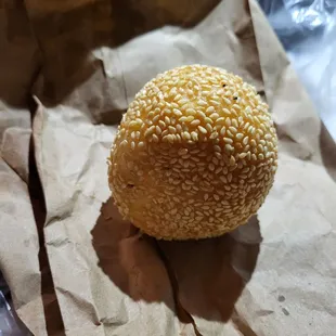 Fried Sesame ball with mung bean