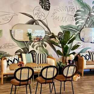 Comfortable and inviting decor