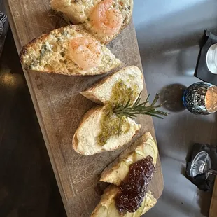 Crostinis