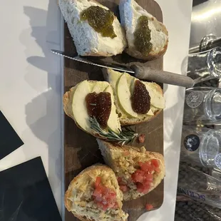 Crostini board