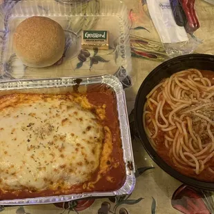 Chix Parm with spaghetti and meat sauce. Excellent! We will be back!