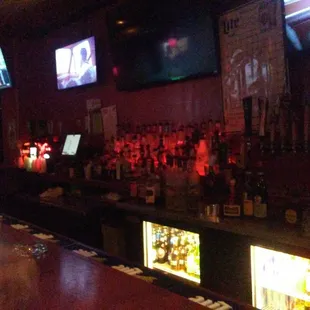 Always been a great sports bar for 20+yrs and great lunch &amp; late food menu.