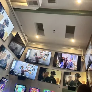 Soooooo many TVs