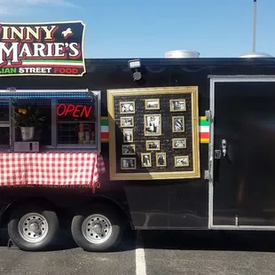 Vinny &amp; Marie&apos;s