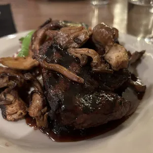 filet mignon with mushrooms