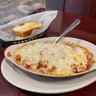 Baked Spaghetti with Garlic Bread