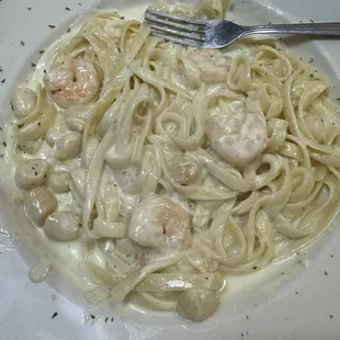 Fettuccine chicken Fettuccine with Shrimp and Scallops Dinner