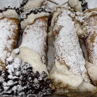 Cannolis - Chocolate and nuts