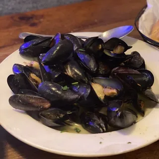 Zuppa De Mussels (White or Red)
