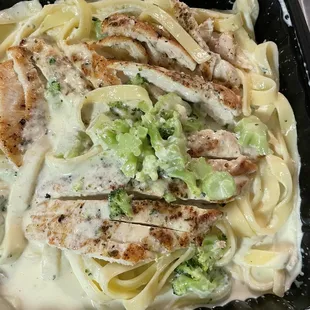 Chicken fettuccine Alfredo with broccoli
