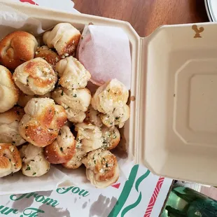 Garlic knots