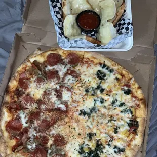 Garlic Bread Half meat lovers, half pineapple and spinach