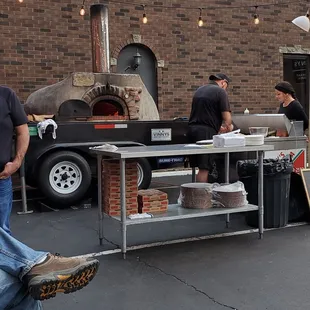 The master pizzaiolo at work!
