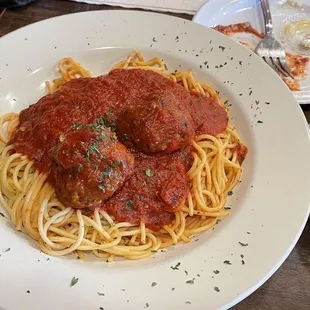 Spaghetti and meatballs