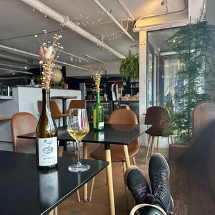 Exotic hard to find wines in a fabulous bar setting right in the heart of little Italy!