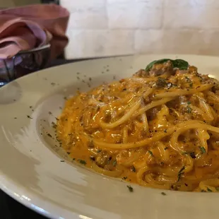 Pink spaghetti bolognese