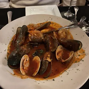Mussel &amp; Clams in Red Sauce