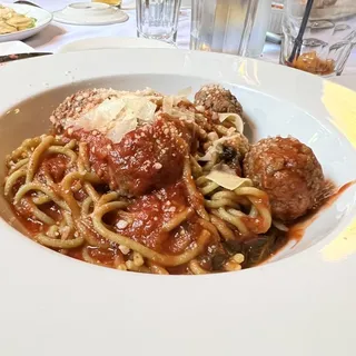 Spaghetti Verdi con Polpette di Manzo