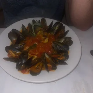 Fettuccine con Cozze Arrabiata