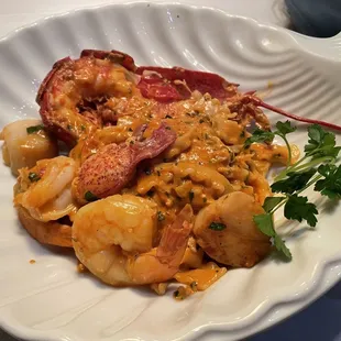 Seafood pasta with lobster, shrimp and scallops   Perfectly cooked