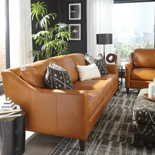 Smith Brothers top grain leather, 261 collection. Made in Indiana, USA.